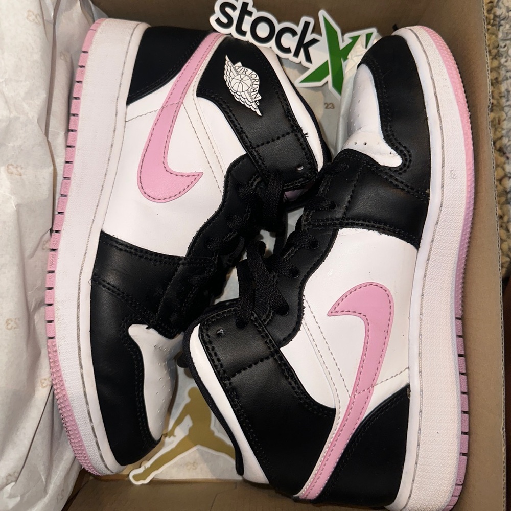 Jordan 1 Mid White Black Light Artic Pink (GS)